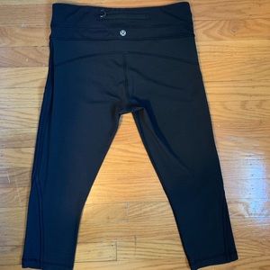 Cropped lulu lemon black leggings